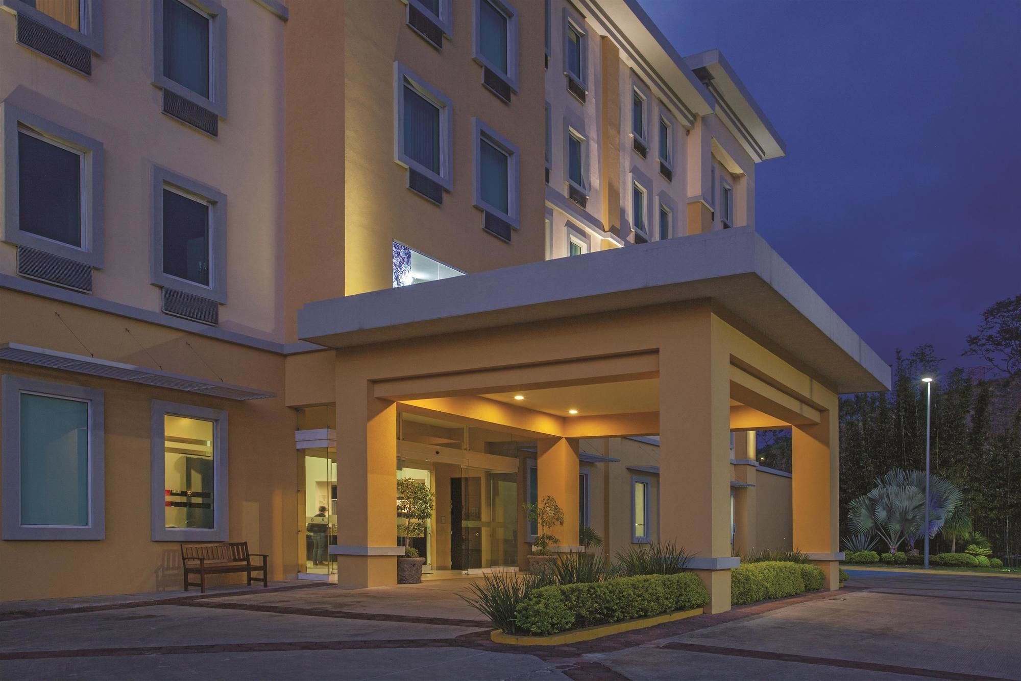La Quinta By Wyndham Poza Rica Hotel Luaran gambar